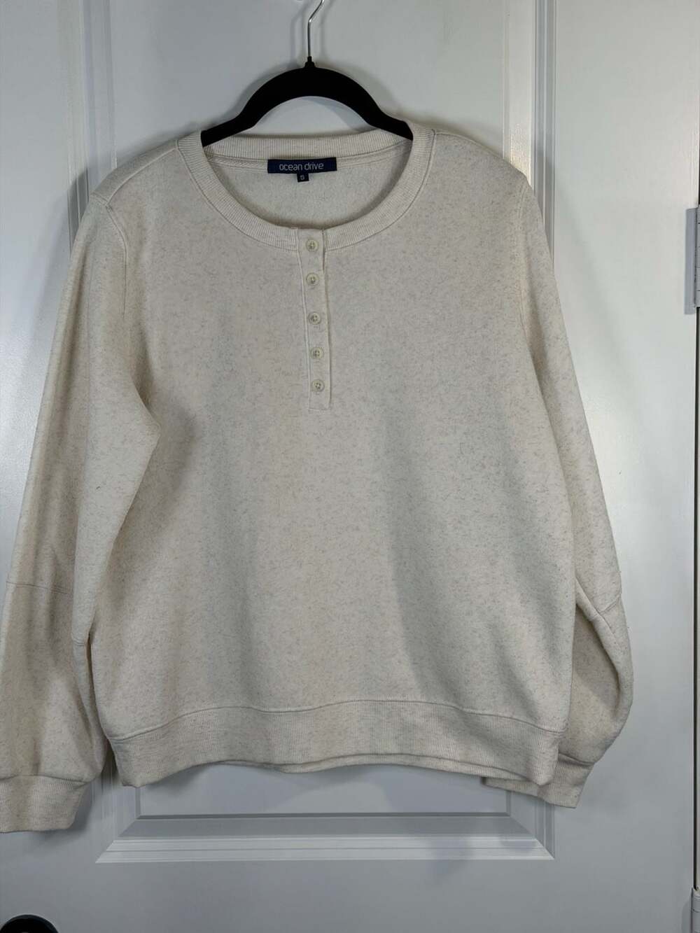 Ocean Drive Cream Henley Sweatshirt Size S